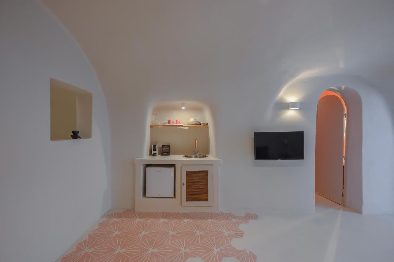 Elements Cave Suites Megalochori  Eksteriør bilde