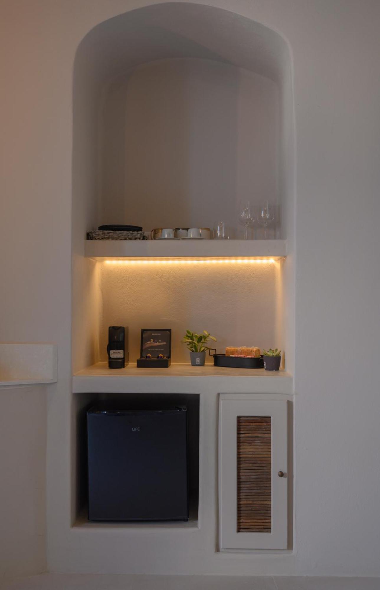 Elements Cave Suites Megalochori  Rom bilde