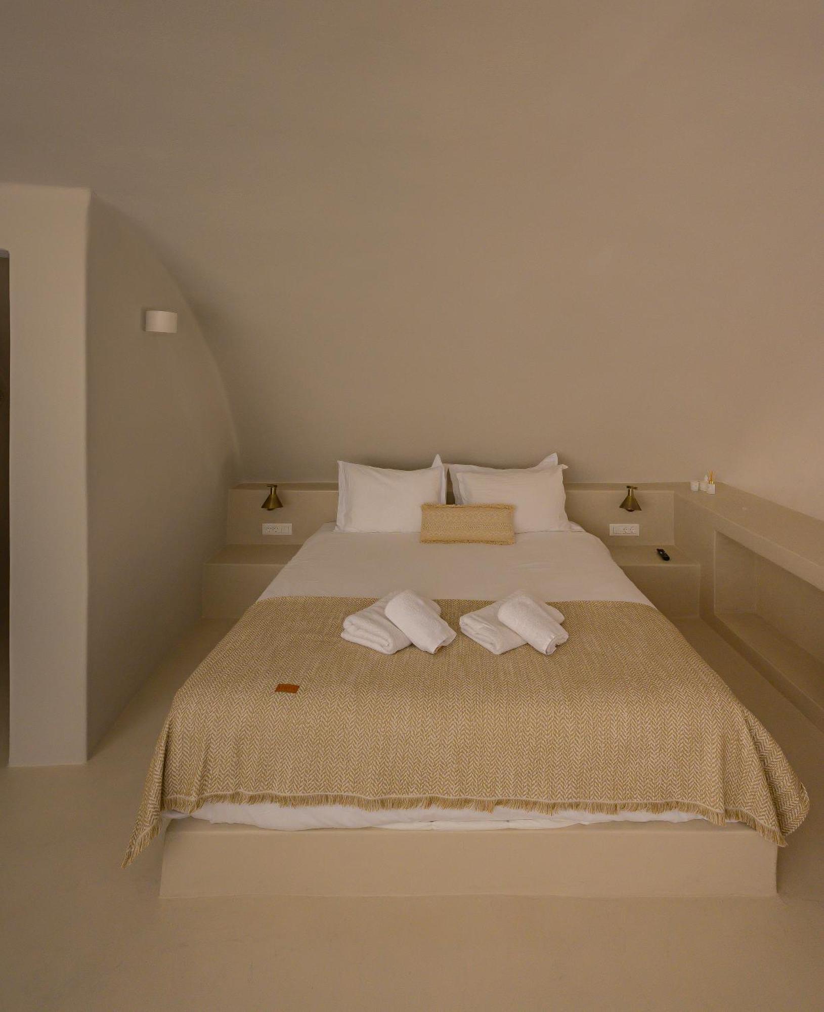 Elements Cave Suites Megalochori  Rom bilde